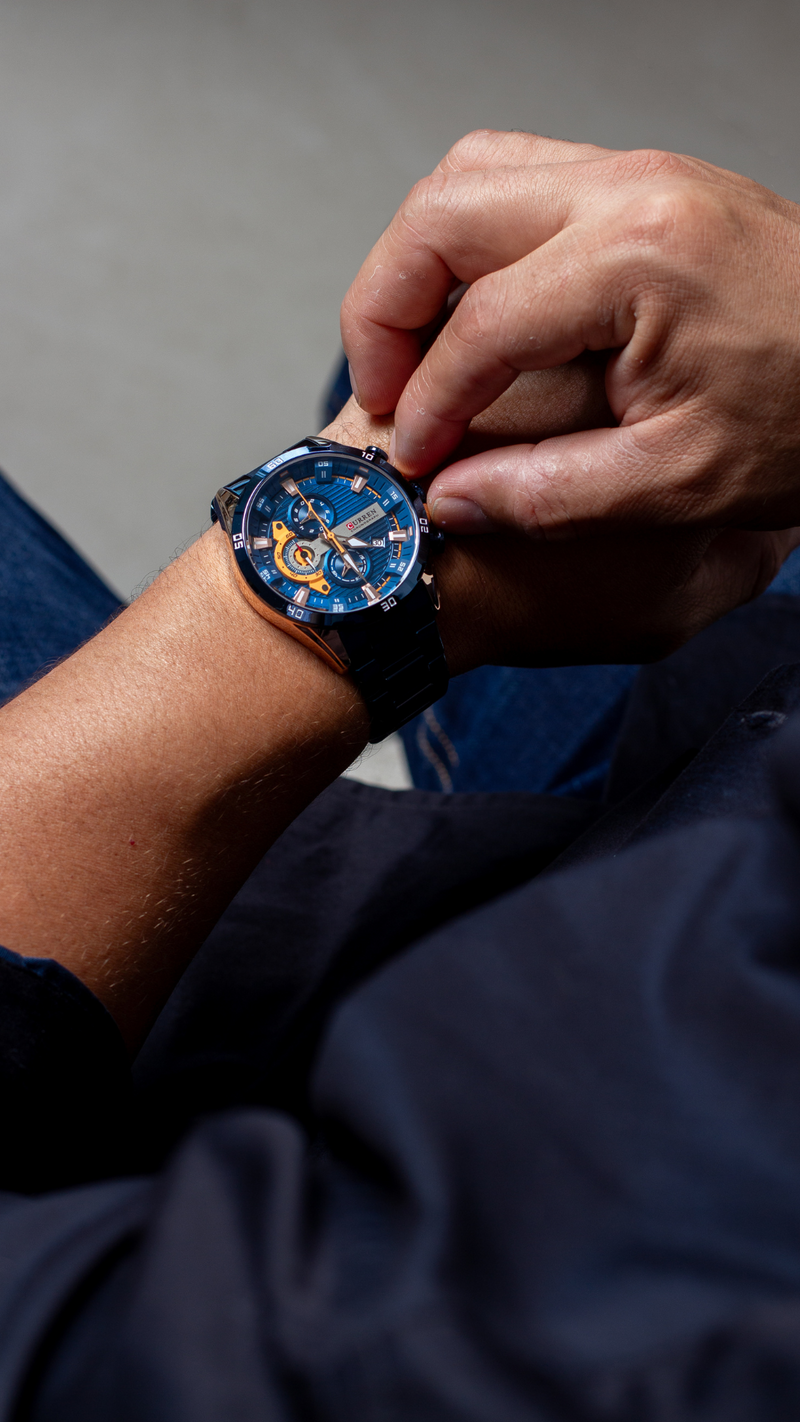 Reloj Curren 8402: Estilo y Precisión