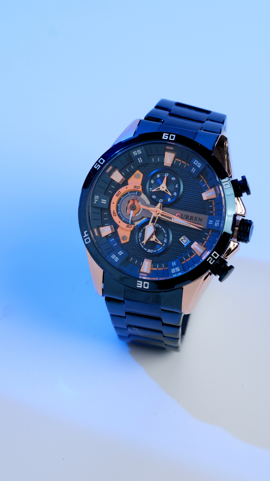 Reloj Curren 8402: Estilo y Precisión