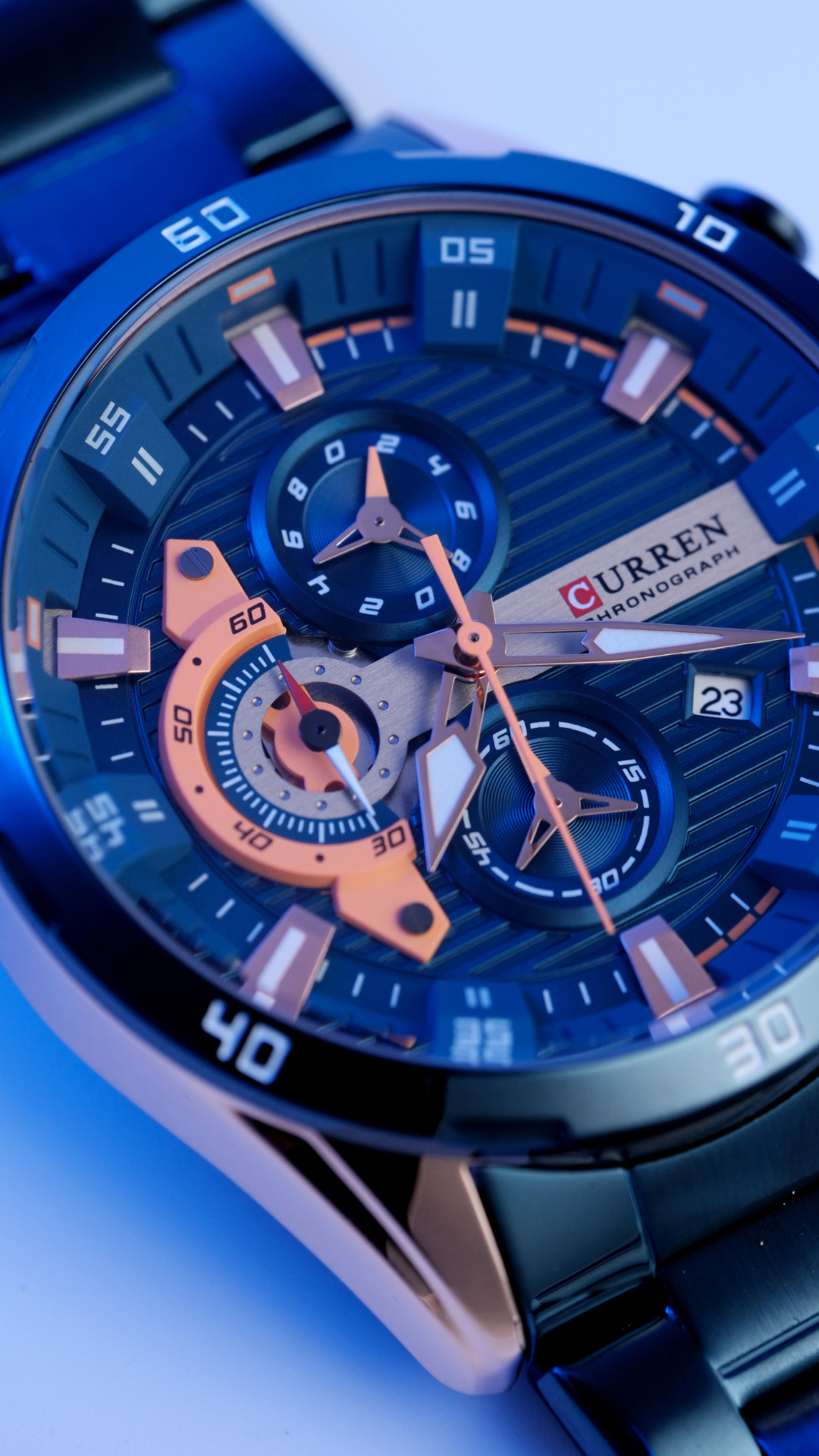 Reloj Curren 8402: Estilo y Precisión